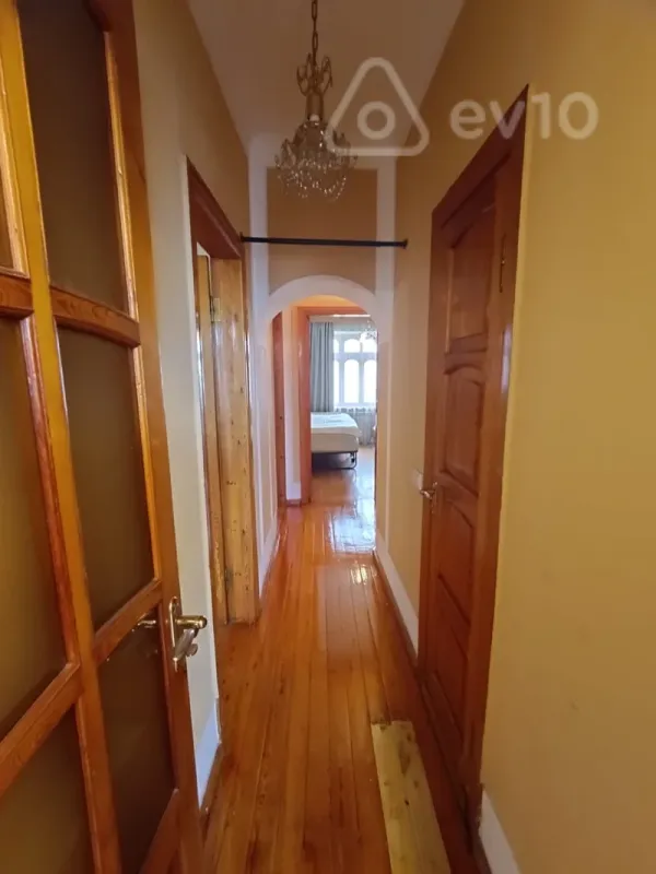 Kirayə verilir 3 otaqlı köhnə tikili 80 m²