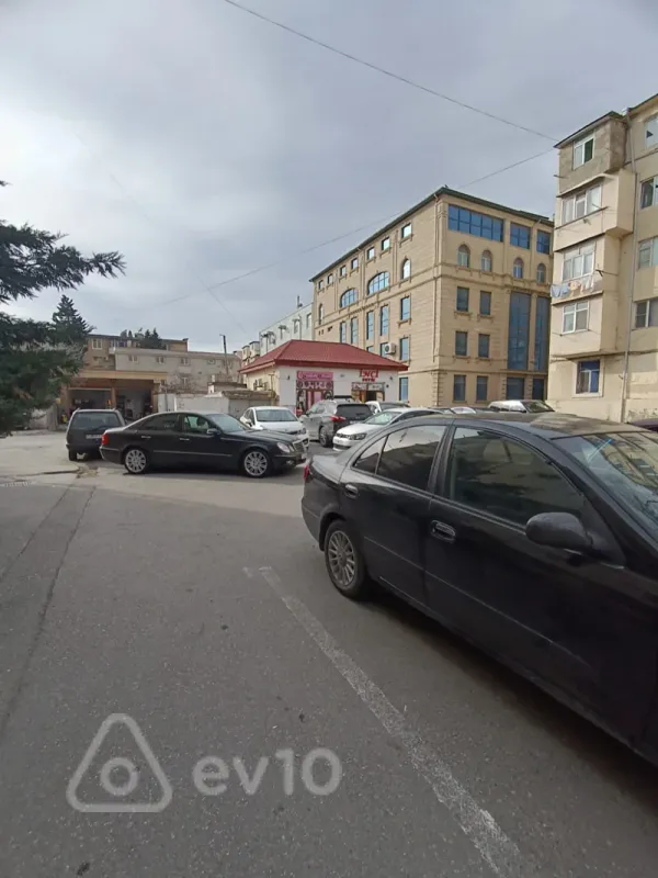 Kirayə verilir 3 otaqlı köhnə tikili 80 m²