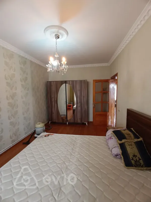 Kirayə verilir 3 otaqlı köhnə tikili 80 m²