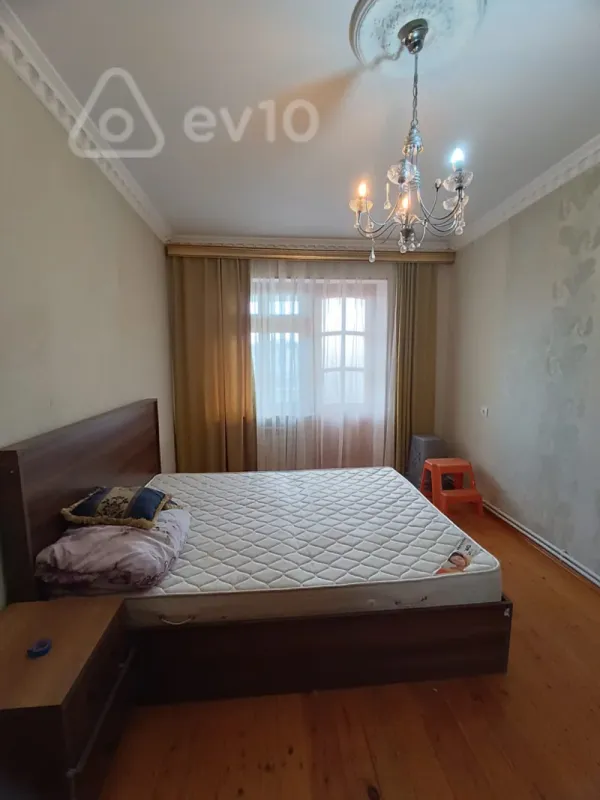Kirayə verilir 3 otaqlı köhnə tikili 80 m²