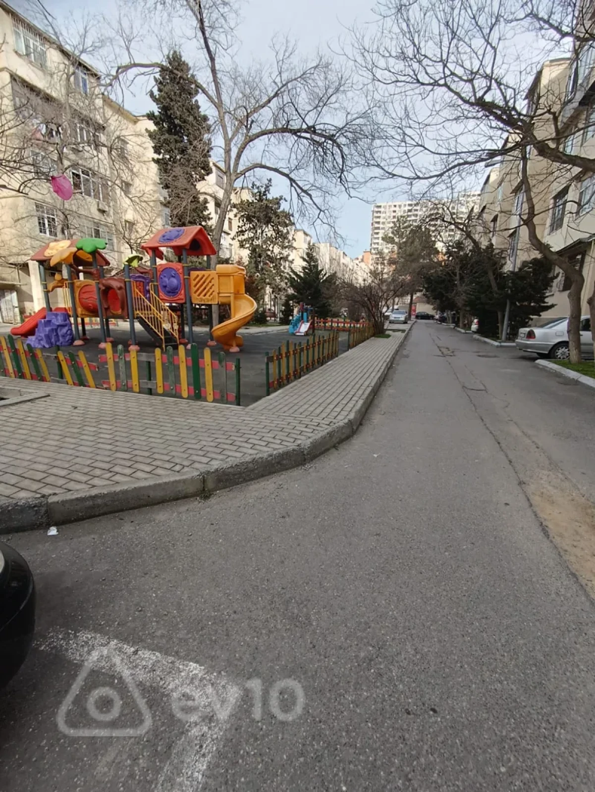 Kirayə verilir 3 otaqlı köhnə tikili 80 m²