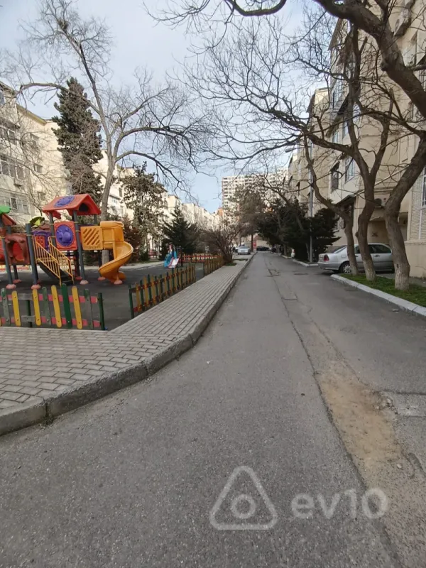 Kirayə verilir 3 otaqlı köhnə tikili 80 m²