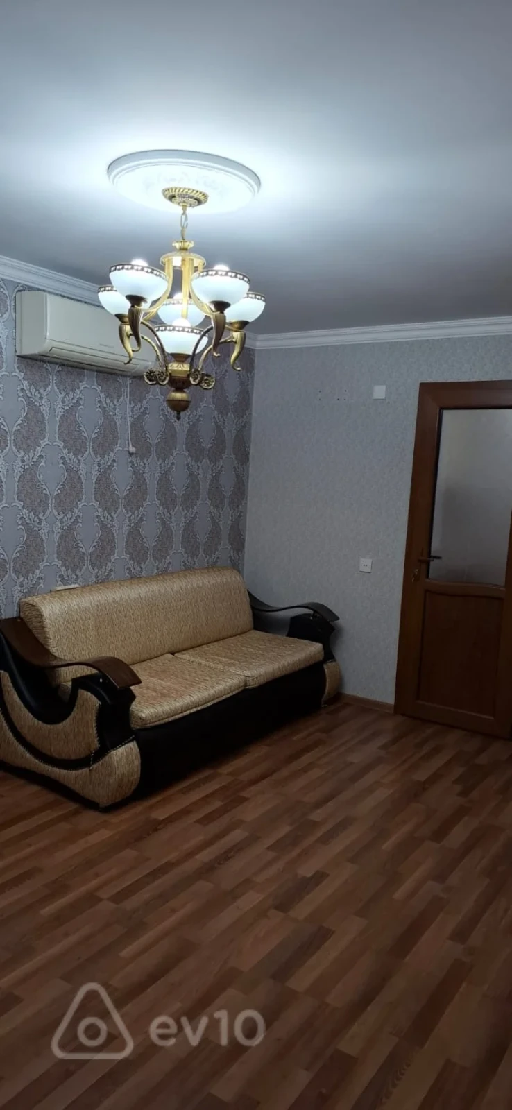 Kirayə verilir 2 otaqlı köhnə tikili 40 m²