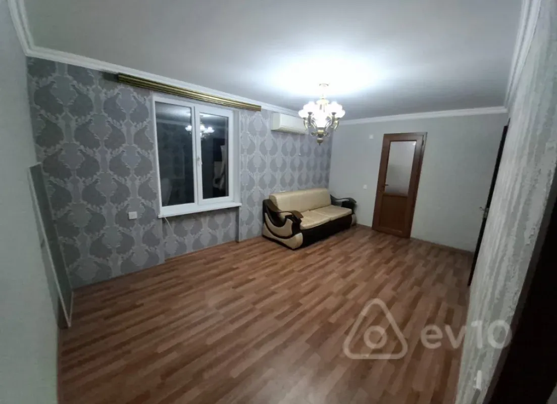 Kirayə verilir 2 otaqlı köhnə tikili 40 m²