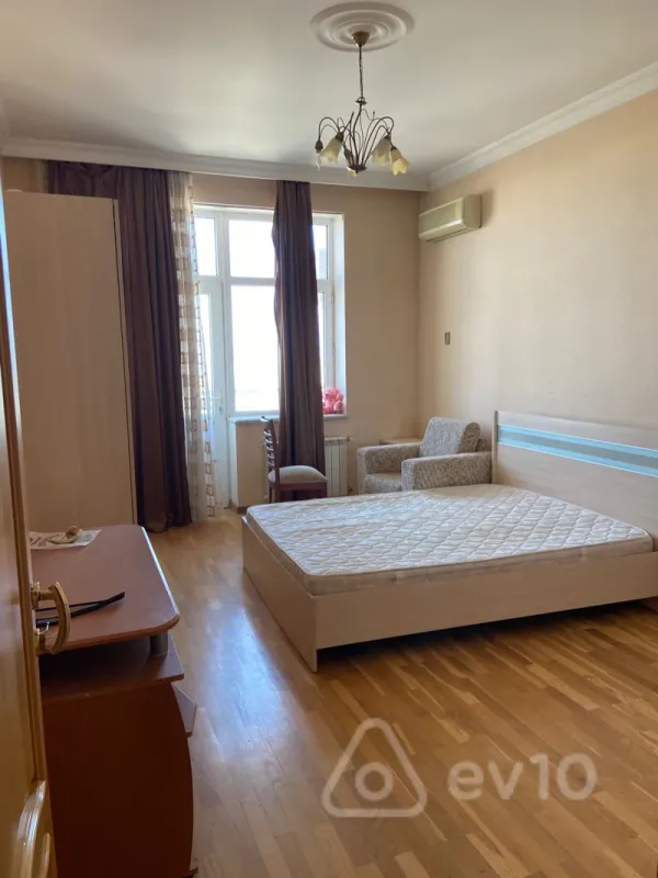Satılır 4 otaqlı yeni tikili 186 m²