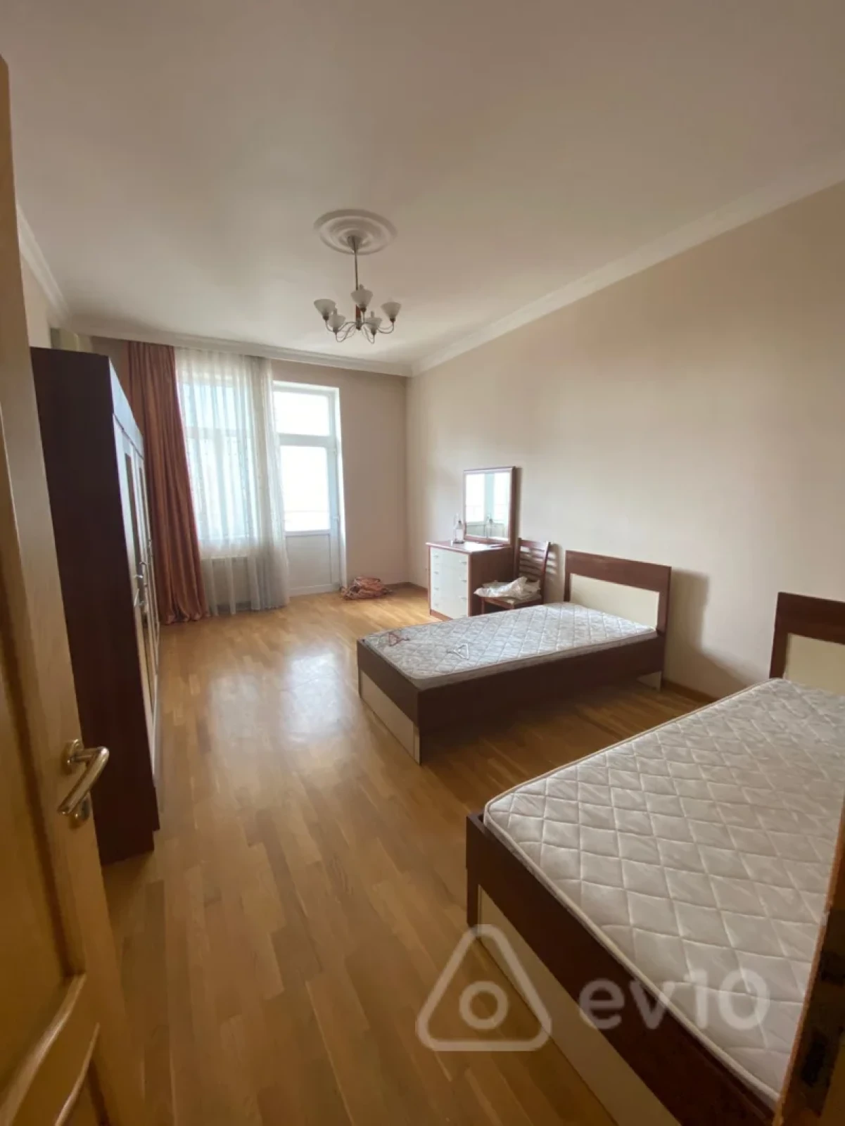 Satılır 4 otaqlı yeni tikili 186 m²