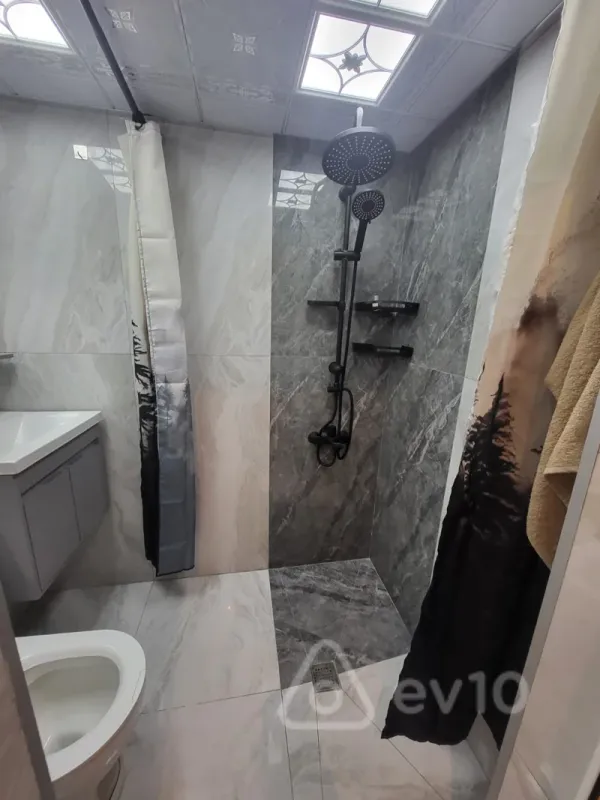 Kirayə verilir 2 otaqlı köhnə tikili 50 m²