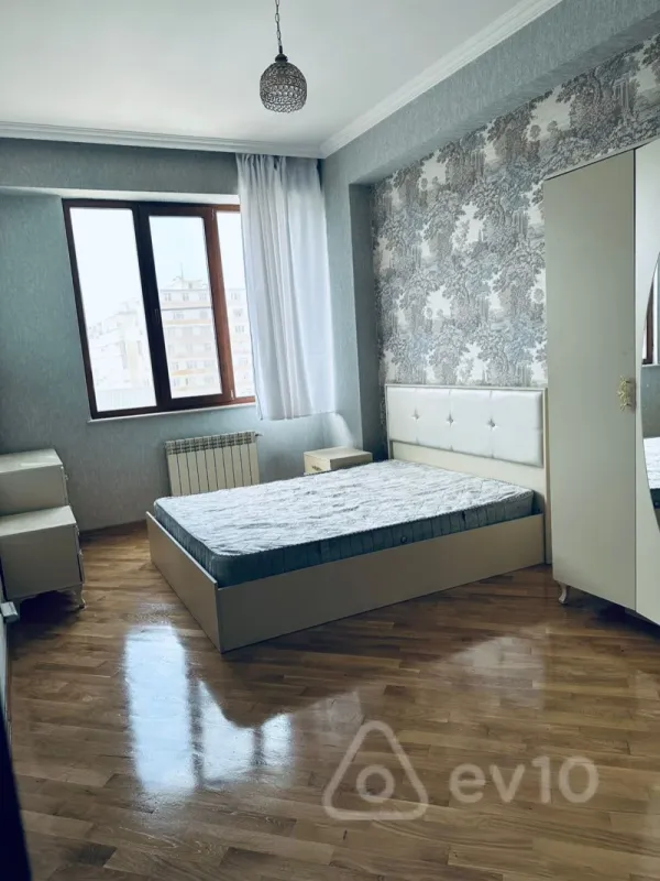 Kirayə verilir 2 otaqlı yeni tikili 80 m²