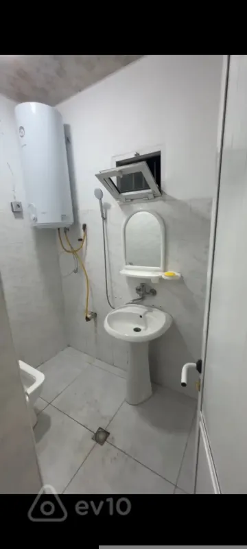 Kirayə verilir 2 otaqlı həyət evi 60 m²