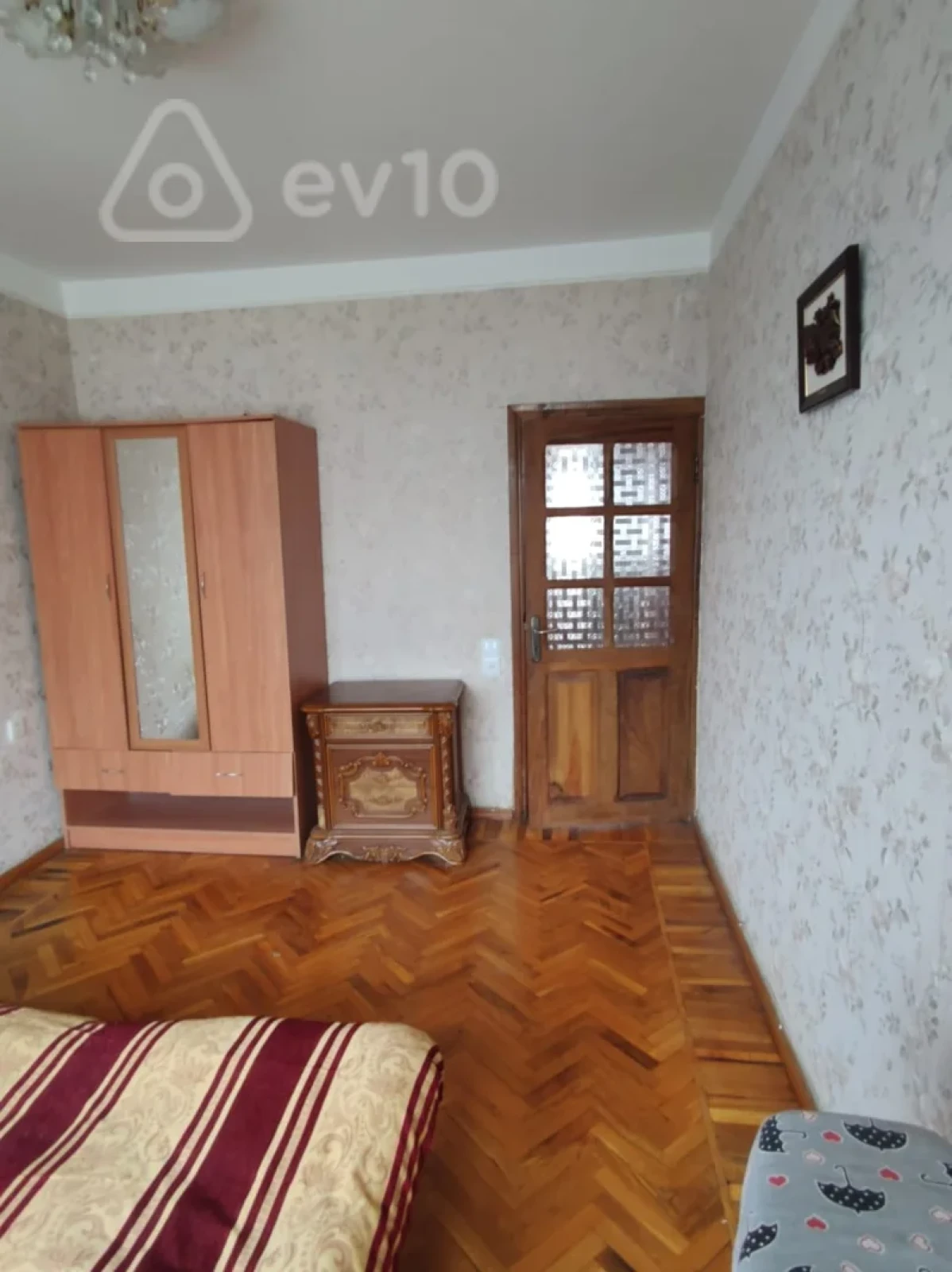 Kirayə verilir 3 otaqlı köhnə tikili 80 m²