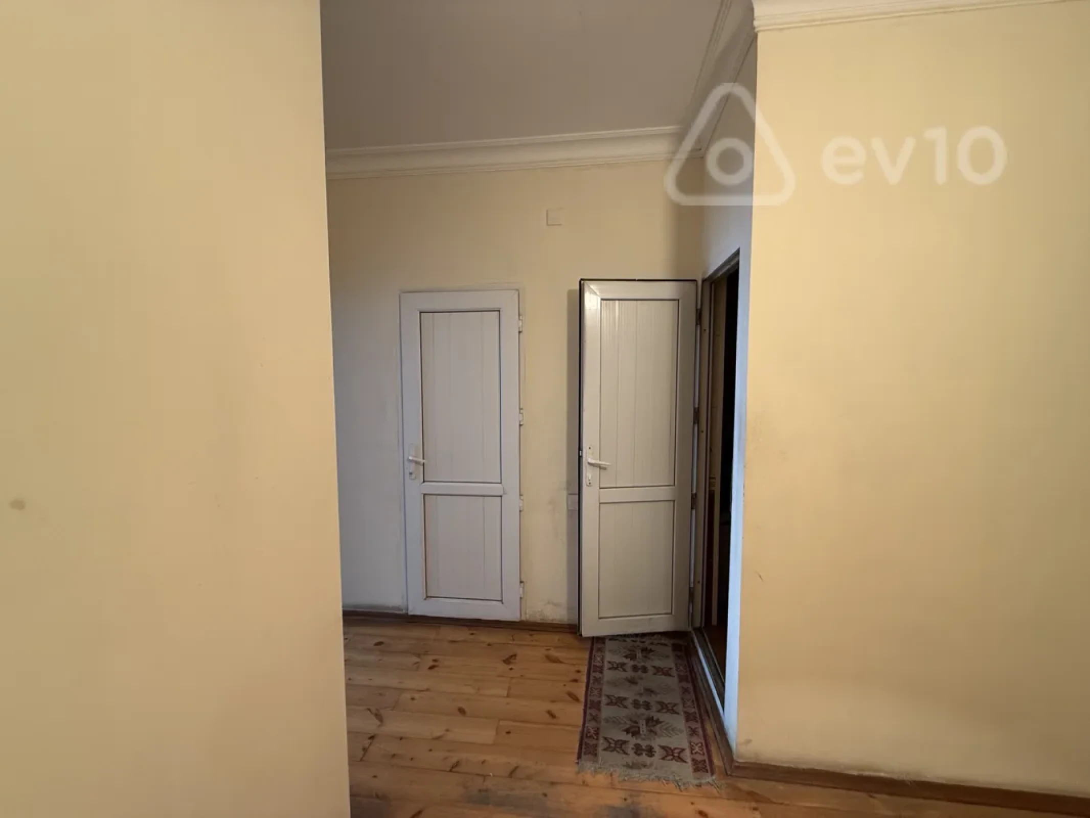 Satılır 4 otaqlı yeni tikili 150 m²
