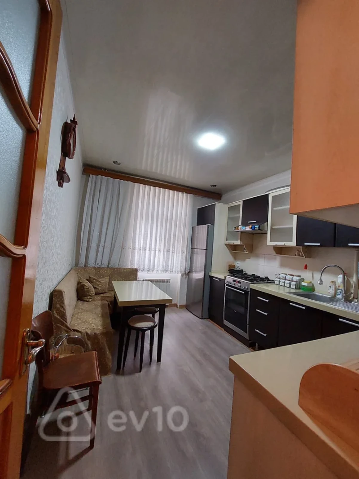 Kirayə verilir 2 otaqlı yeni tikili 65 m²