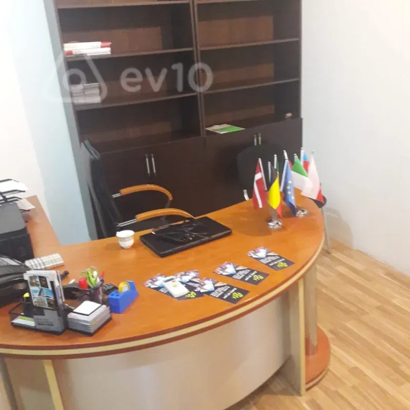 Kirayə verilir 3 otaqlı ofis 100 m²