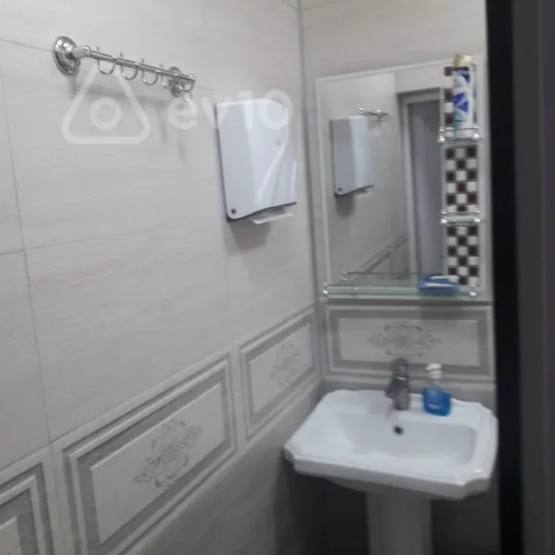 Kirayə verilir 3 otaqlı ofis 100 m²