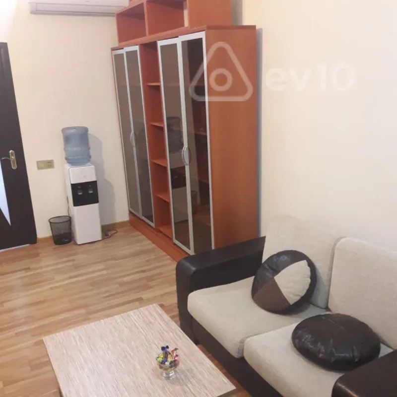 Kirayə verilir 3 otaqlı ofis 100 m²
