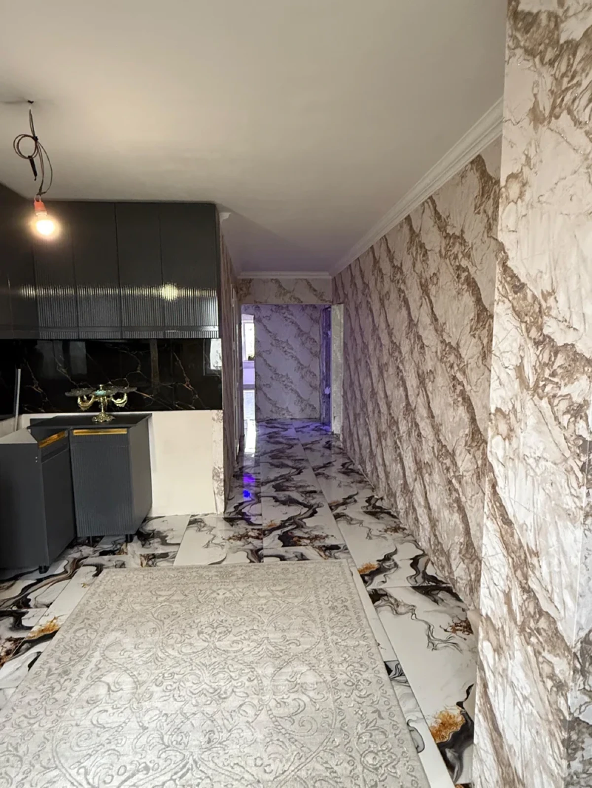 Satılır 3 otaqlı köhnə tikili 85 m²