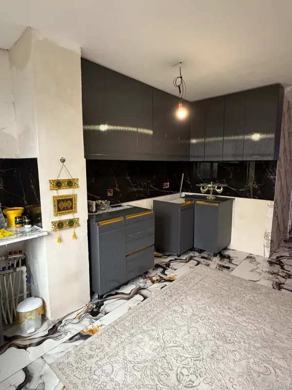 Satılır 3 otaqlı köhnə tikili 85 m²