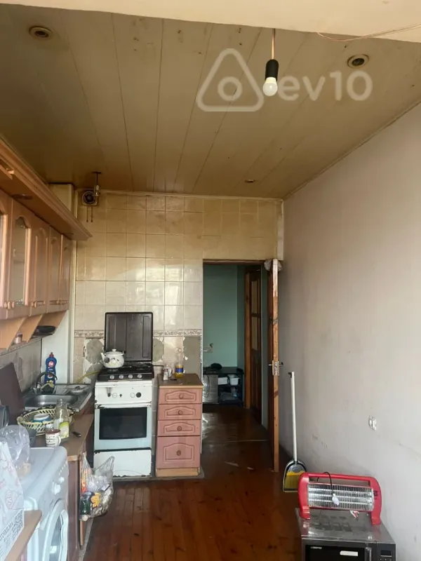 Satılır 3 otaqlı köhnə tikili 90 m²
