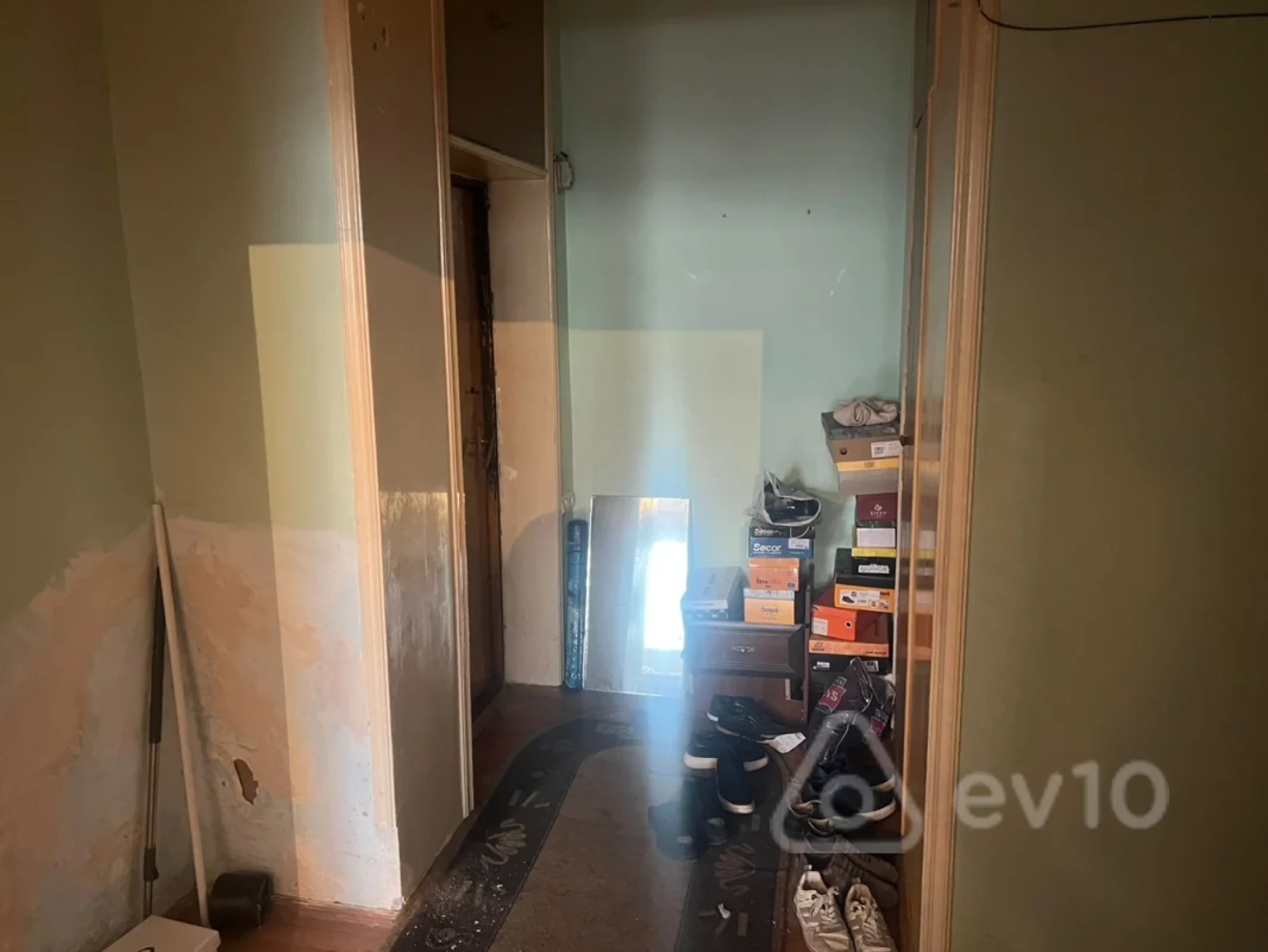 Satılır 3 otaqlı köhnə tikili 90 m²