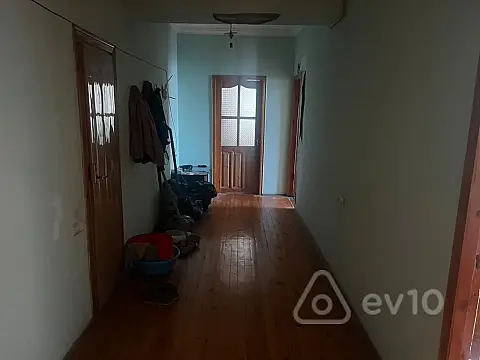 Satılır 3 otaqlı köhnə tikili 90 m²