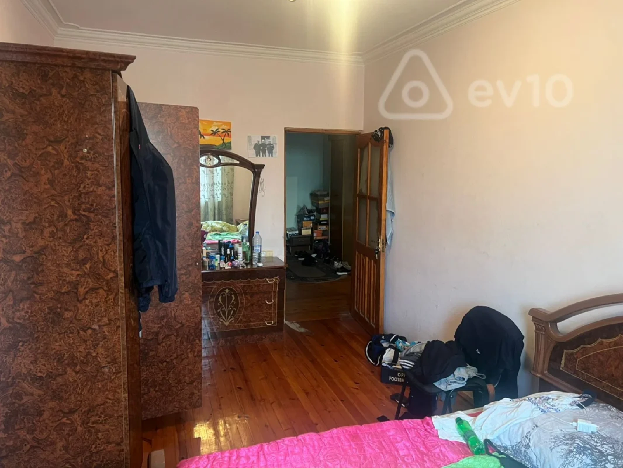 Satılır 3 otaqlı köhnə tikili 90 m²