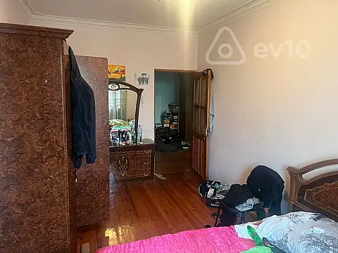 Satılır 3 otaqlı köhnə tikili 90 m²