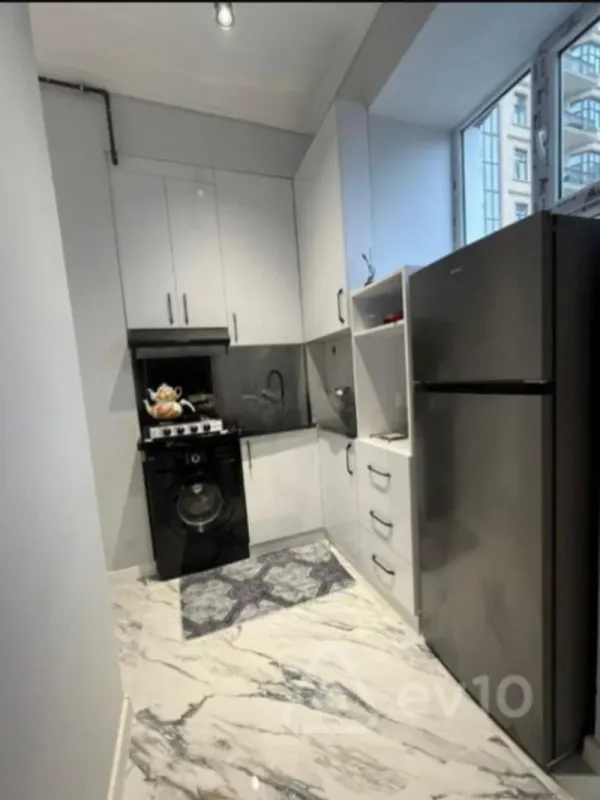 Kirayə verilir 1 otaqlı köhnə tikili 30 m²