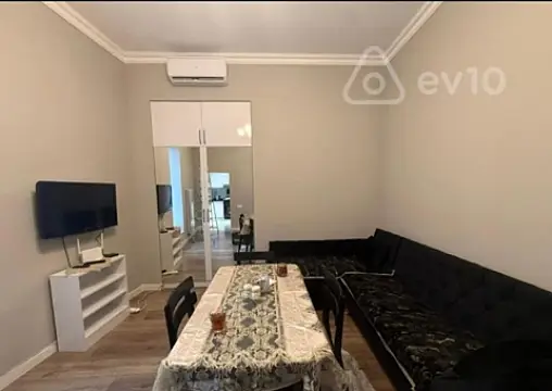 Kirayə verilir 1 otaqlı köhnə tikili 30 m²