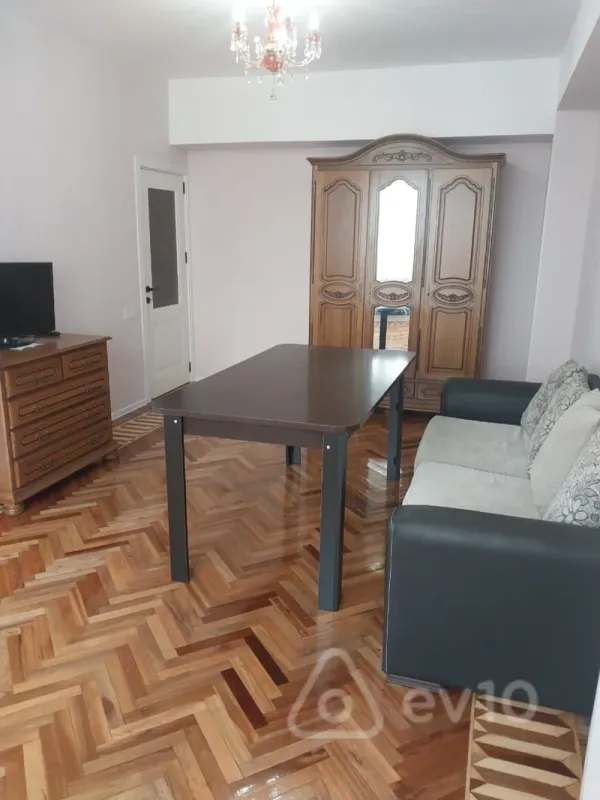 Kirayə verilir 2 otaqlı yeni tikili 75 m²