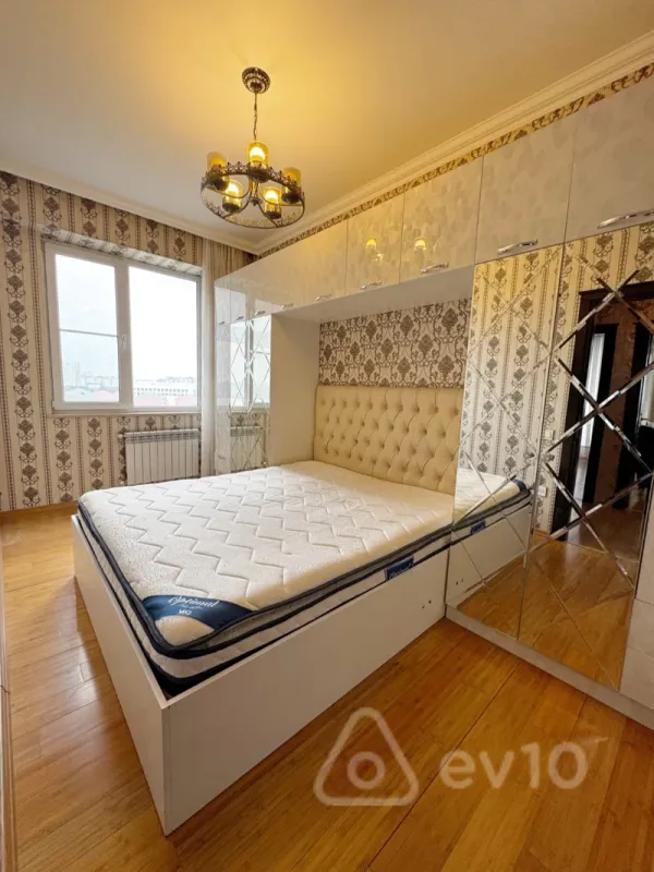 Satılır 2 otaqlı yeni tikili 55 m²