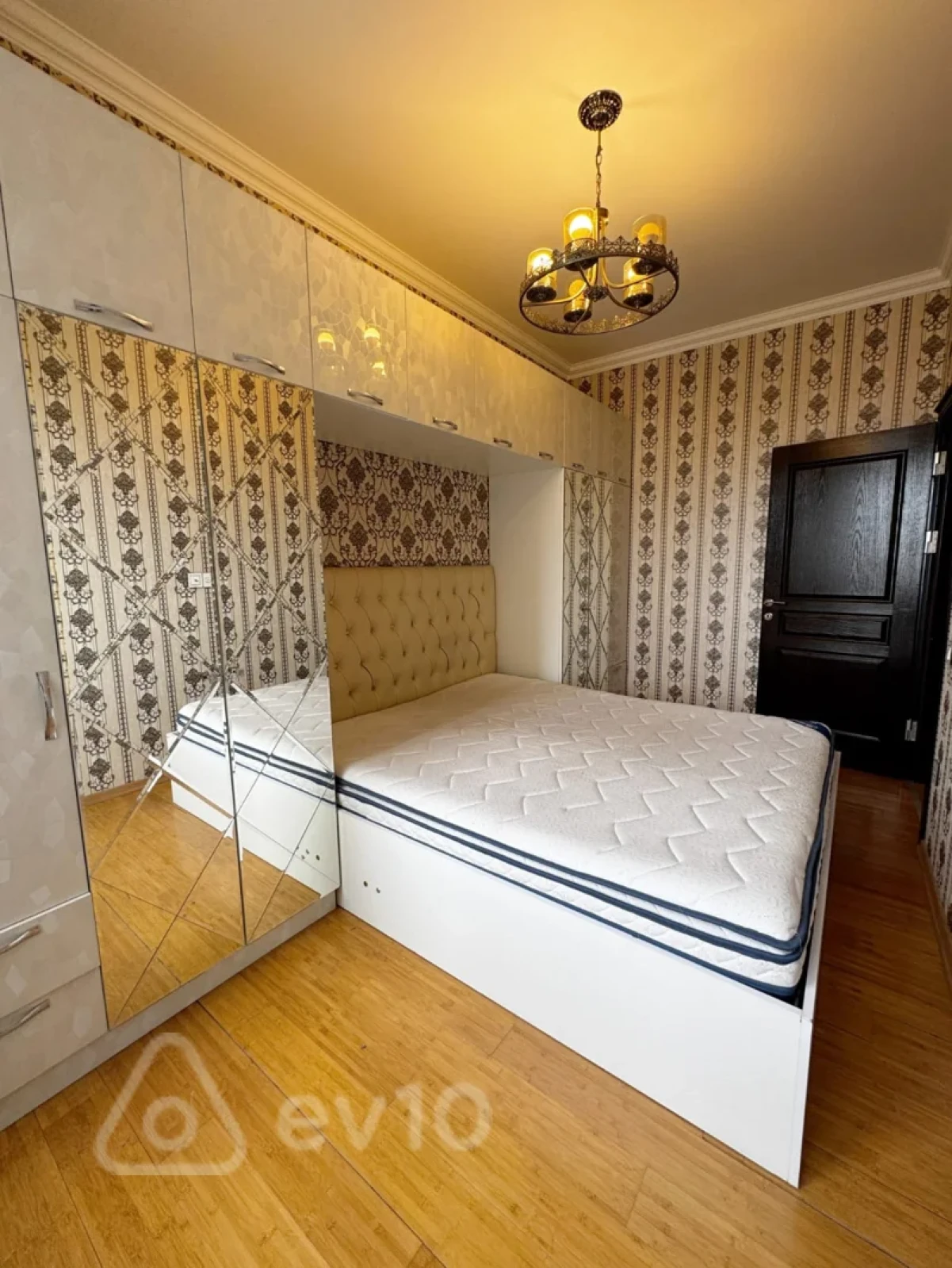 Satılır 2 otaqlı yeni tikili 55 m²