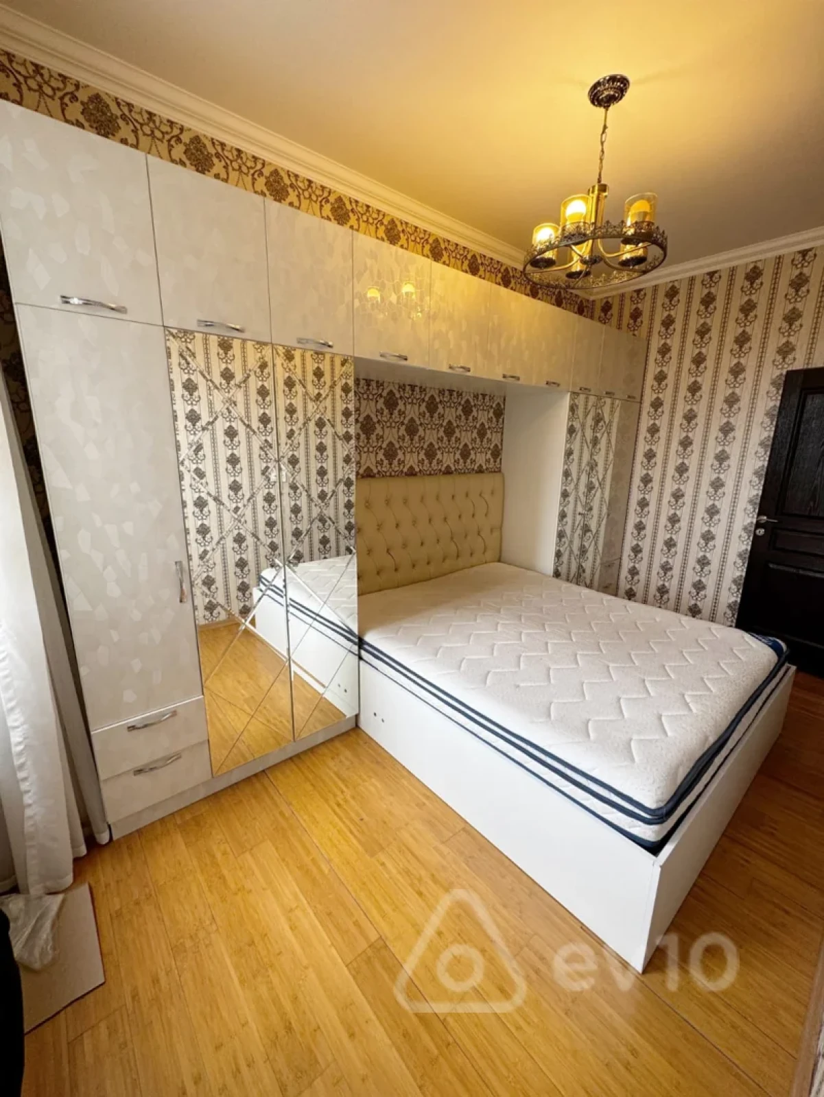 Satılır 2 otaqlı yeni tikili 55 m²