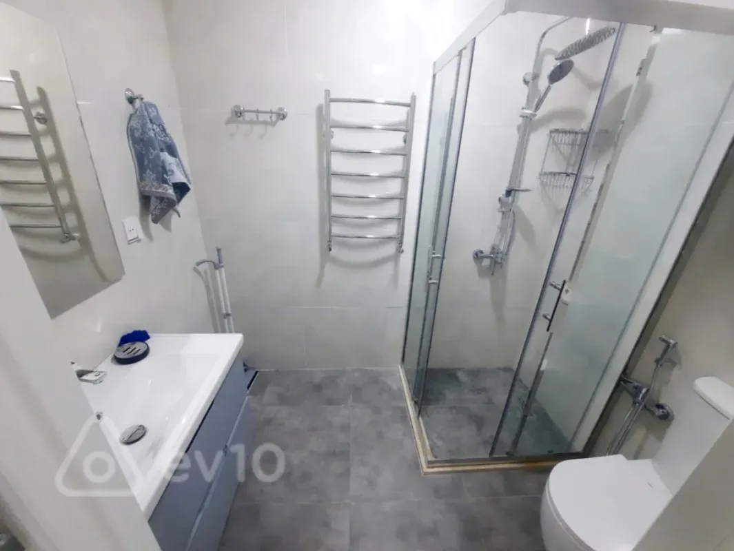 Kirayə verilir 2 otaqlı yeni tikili 67 m²