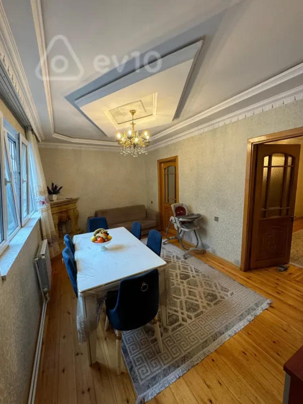 Kirayə verilir 3 otaqlı köhnə tikili 80 m²