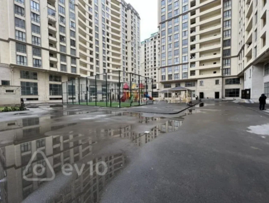 Kirayə verilir 3 otaqlı yeni tikili 105 m²
