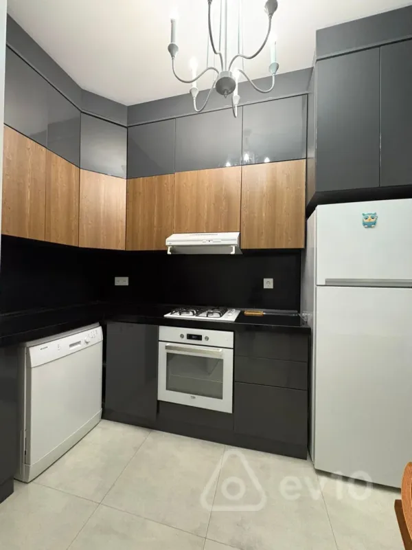 Kirayə verilir 3 otaqlı yeni tikili 105 m²
