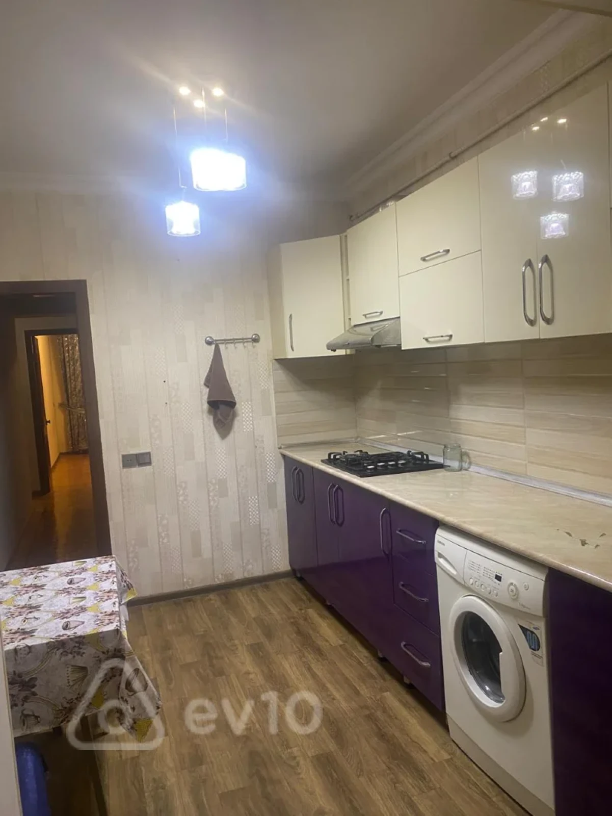 Kirayə verilir 3 otaqlı köhnə tikili 70 m²