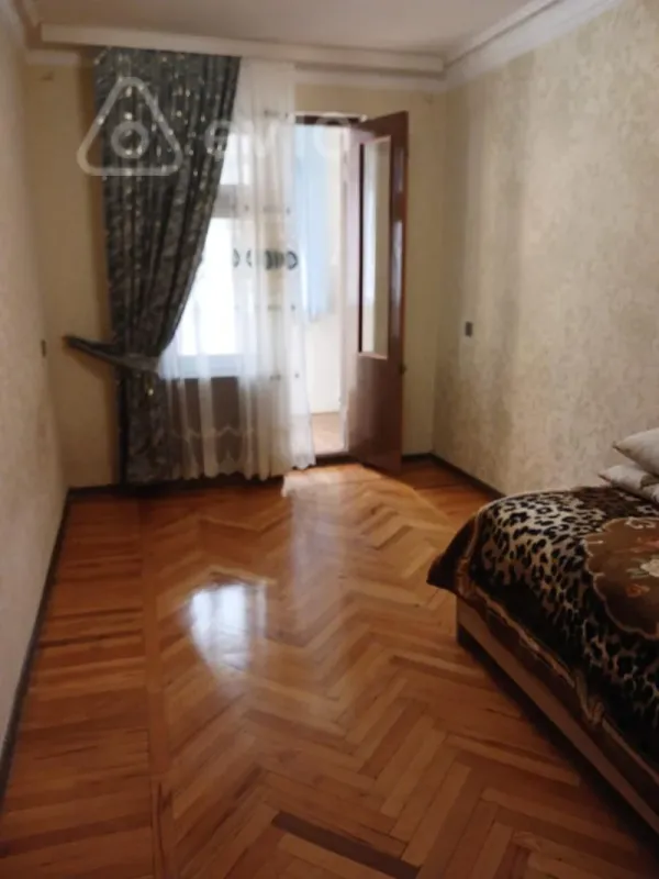 Kirayə verilir 3 otaqlı köhnə tikili 70 m²