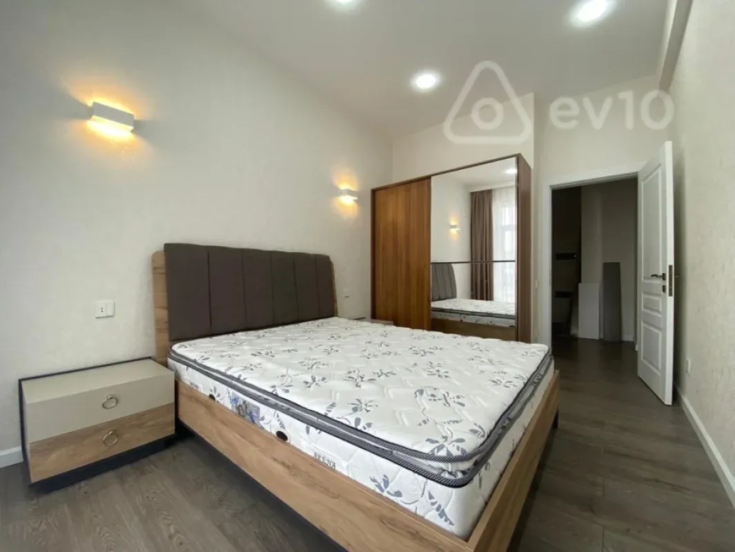 Kirayə verilir 3 otaqlı yeni tikili 120 m²