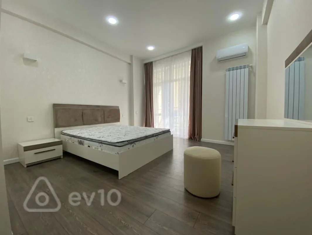 Kirayə verilir 3 otaqlı yeni tikili 120 m²