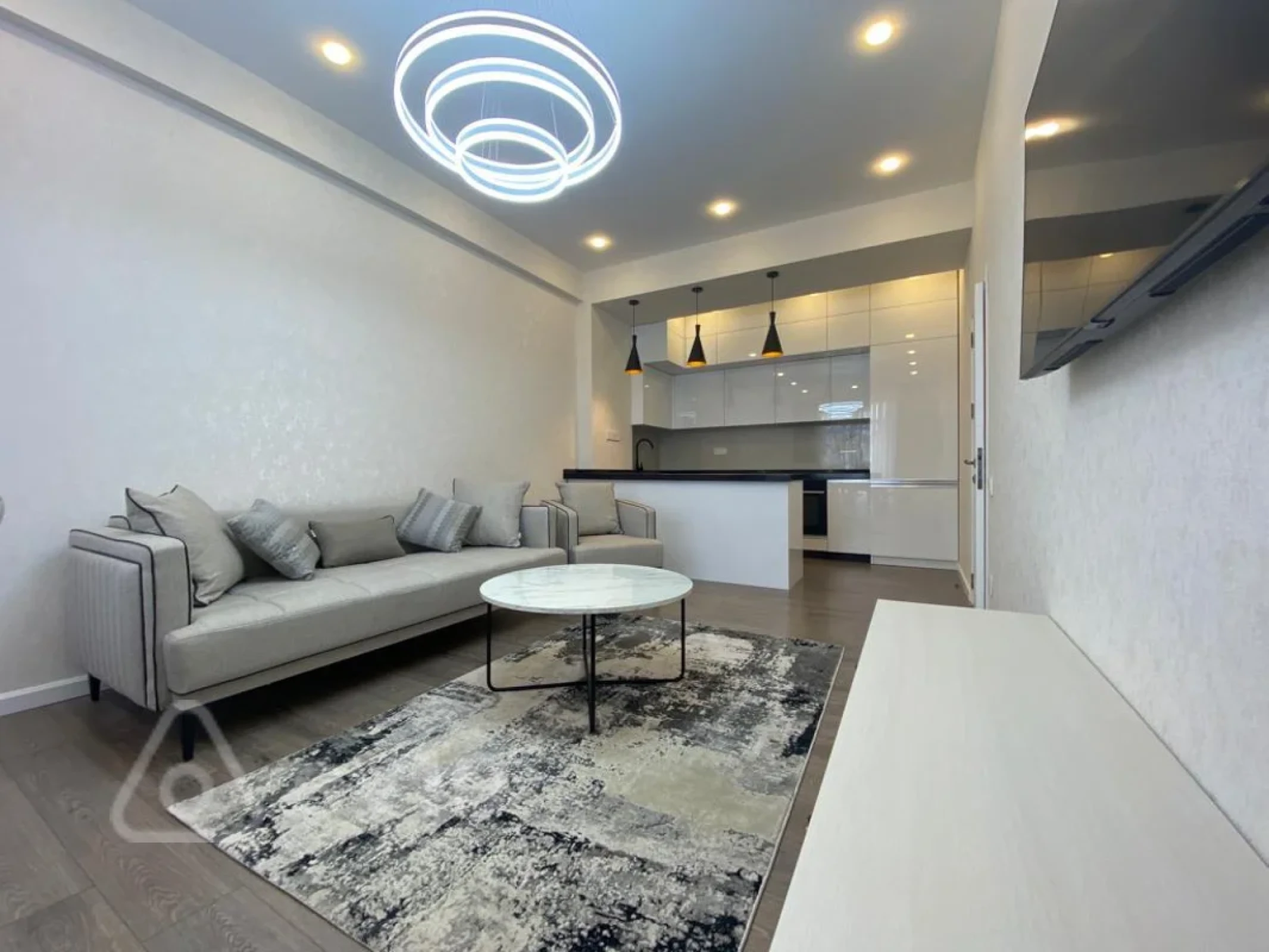 Kirayə verilir 3 otaqlı yeni tikili 120 m²