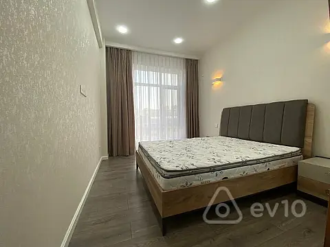 Kirayə verilir 3 otaqlı yeni tikili 120 m²