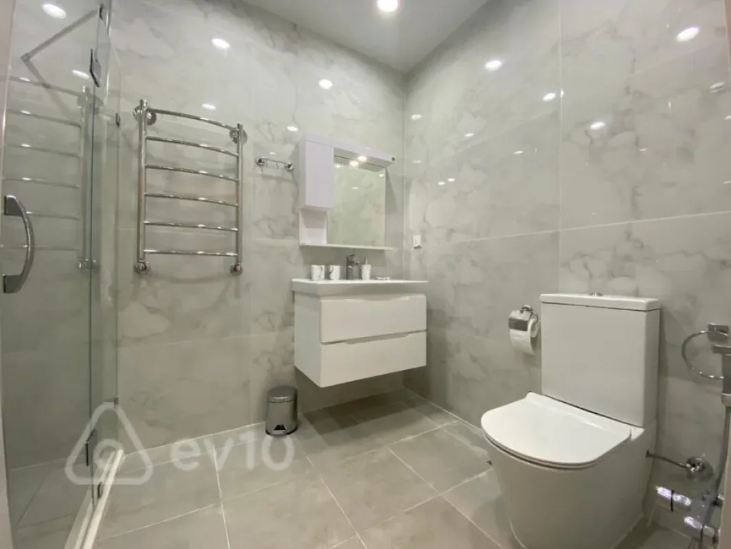 Kirayə verilir 3 otaqlı yeni tikili 120 m²