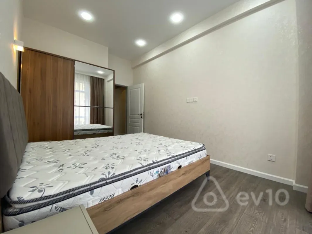 Kirayə verilir 3 otaqlı yeni tikili 120 m²