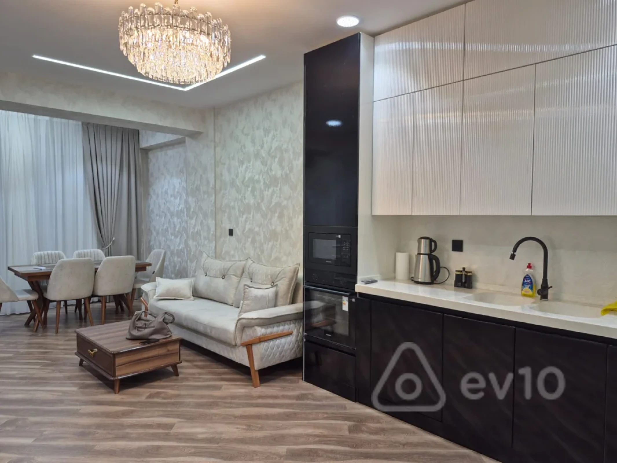 Kirayə verilir 2 otaqlı yeni tikili 95 m²