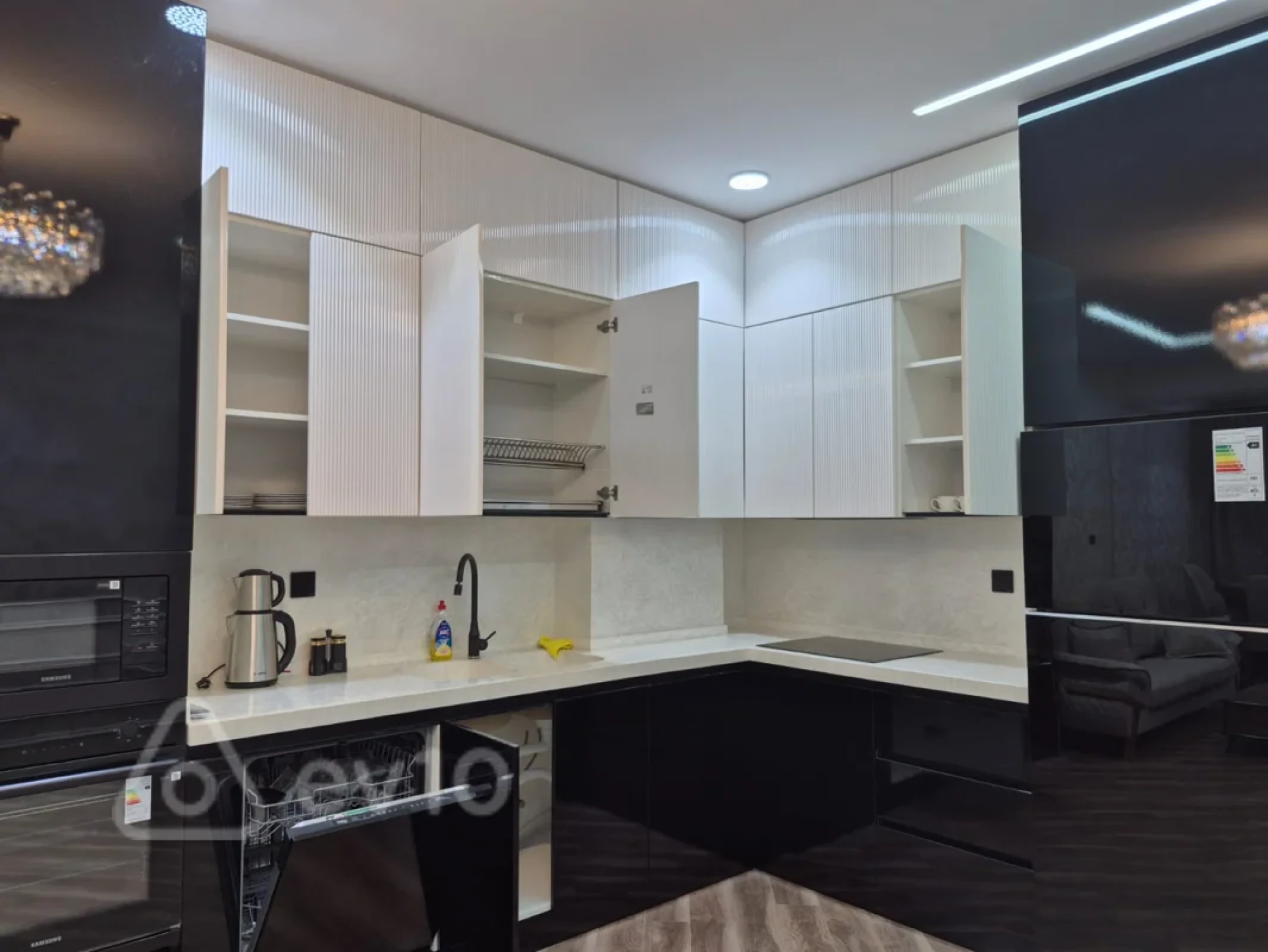 Kirayə verilir 2 otaqlı yeni tikili 95 m²