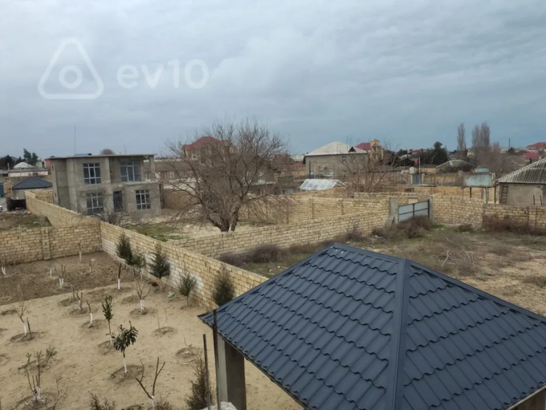Satılır 5 otaqlı həyət evi 220 m²