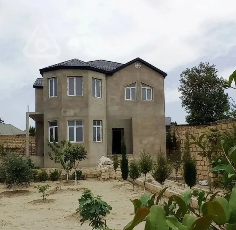 Satılır 5 otaqlı həyət evi 220 m²