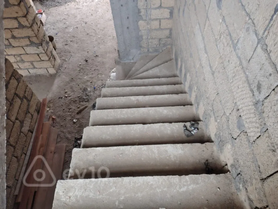 Satılır 5 otaqlı həyət evi 220 m²