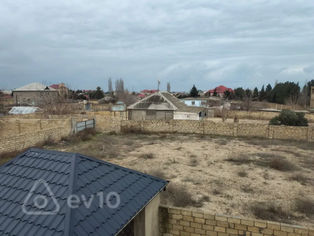 Satılır 5 otaqlı həyət evi 220 m²